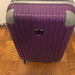 Travelers club luggage modern spinner